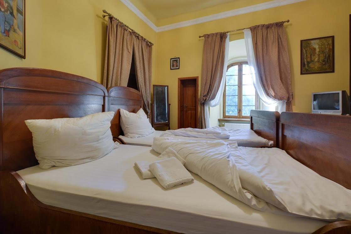 Palace Popowo Stare Bed & Breakfast Ngoại thất bức ảnh